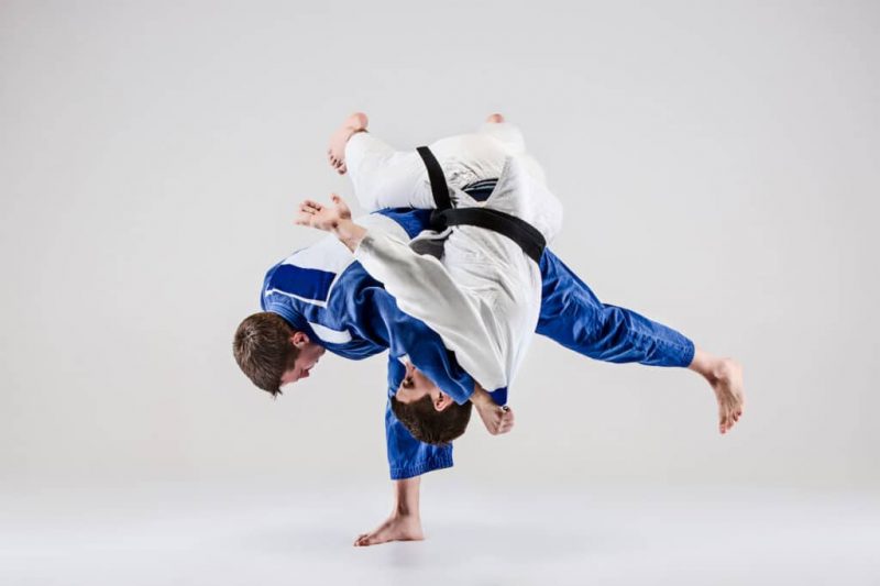 jak bronić ceny jako metafora na przykładzie walczących zapaśników judo